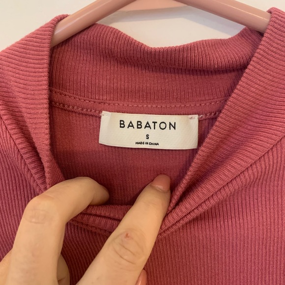 Nice berry Aritzia Babaton top - Picture 2 of 2